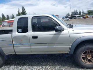 2002 Toyota Tacoma z VIN 5TEWM72N82Z048137, wystawiony jako IAAI lot #42299888 z przebiegiem 476 439 mil mil oraz . Historia ofert i sprzedaży dostępna na DreamBid. Obrazek 13.