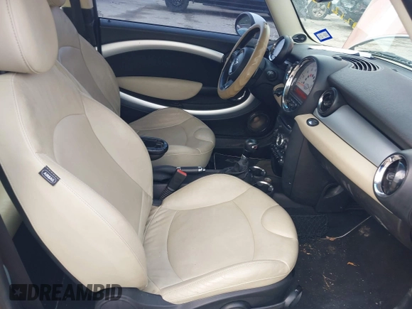 2012 MINI Hardtop S with VIN WMWSV3C54CTY17779, listed as a IAAI auction lot 42121487 with 134,176 mi miles and . Bid and sale history available at DreamBid. Image 5.