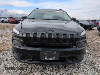 2016 Jeep Cherokee Altitude with VIN 1C4PJMAB8GW375516, listed as a Copart auction lot 88896475 with 73,044 mi miles and Salvage title. Bid and sale history available at DreamBid. Image 5.
