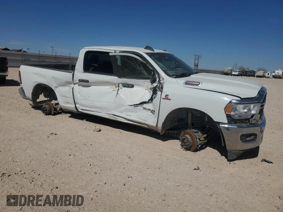 2024 Ram 2500 Big Horn z VIN 3C6UR5DL6RG156245, wystawiony jako Copart lot #51162525 z przebiegiem 46 743 mil mil oraz Szkoda całkowita • Salvage title. Historia ofert i sprzedaży dostępna na DreamBid. Obrazek 4.