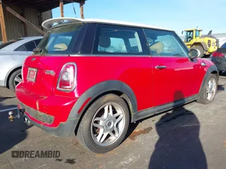 2010 MINI Hardtop S with VIN WMWMF7C50ATZ69911, listed as a IAAI auction lot 41393076 with 94,891 mi miles and . Bid and sale history available at DreamBid. Image 4.