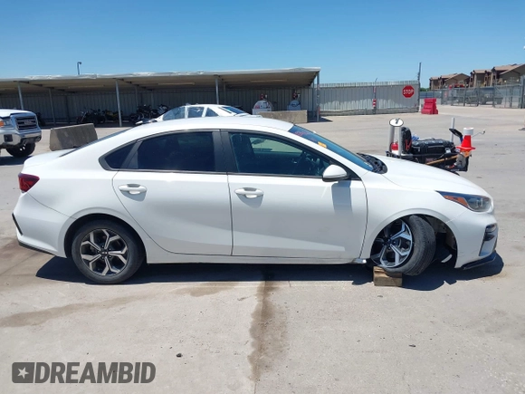2020 Kia Forte LXS z VIN 3KPF24AD4LE248213, wystawiony jako IAAI lot #42290261 z przebiegiem 21 722 mil mil oraz . Historia ofert i sprzedaży dostępna na DreamBid. Obrazek 13.