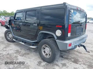 2007 Hummer H2 SUV z VIN 5GRGN23U57H112295, wystawiony jako IAAI lot #42257618 z przebiegiem 183 991 mil mil oraz . Historia ofert i sprzedaży dostępna na DreamBid. Obrazek 3.