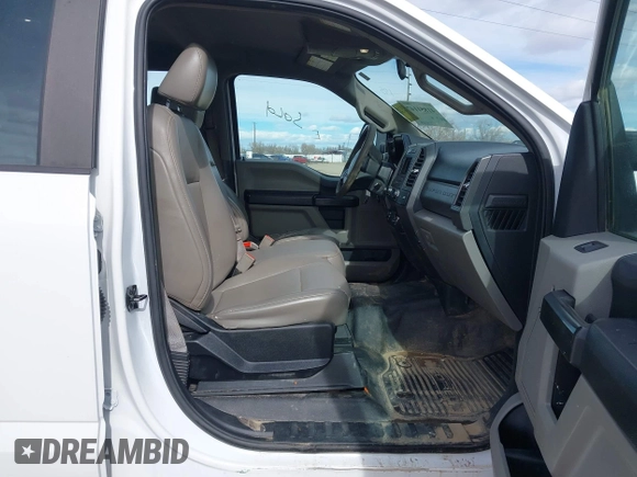 2019 Ford F-250 XL z VIN 1FT7W2B60KEF78955, wystawiony jako IAAI lot #41851147 z przebiegiem 205 275 mil mil oraz . Historia ofert i sprzedaży dostępna na DreamBid. Obrazek 5.