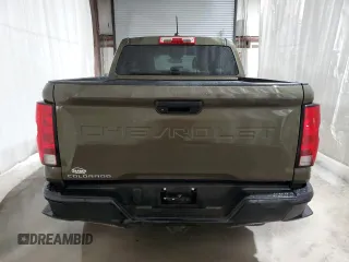 2023 Chevrolet Colorado 2WD Work Truck z VIN 1GCGSBEC3P1175984, wystawiony jako Copart lot #60032435 z przebiegiem 18 063 mil mil oraz Czysty tytuł • Clean title. Historia ofert i sprzedaży dostępna na DreamBid. Obrazek 6.