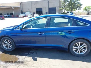2017 Hyundai Sonata SE z VIN 5NPE24AF7HH559408, wystawiony jako IAAI lot #42297880 z przebiegiem Nie podano mil oraz . Historia ofert i sprzedaży dostępna na DreamBid. Obrazek 14.