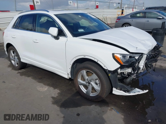 2022 Audi Q3 Premium with VIN WA1AUCF38N1121947, listed as a IAAI auction lot 41548155 with 25,477 mi miles. Bid and sale history available at carsss.com. Image 1.