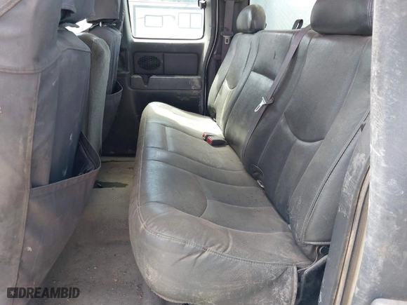 2006 Chevrolet Silverado 2500HD LT2 with VIN 1GCHK29D16E247960, listed as a IAAI auction lot 40070989 with 1 mi miles. Bid and sale history available at carsss.com. Image 8.