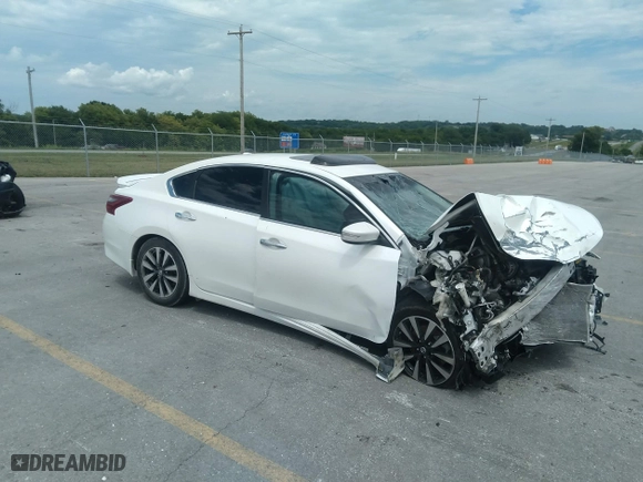 2018 Nissan Altima 2.5 SV with VIN 1N4AL3AP0JC158031, listed as a IAAI auction lot 37071088 with 1 mi miles. Bid and sale history available at carsss.com. Image 1.