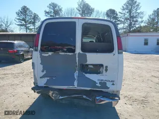 2001 Chevrolet Express Van with VIN 1GAHG39R811190636, listed as a IAAI auction lot 41397919 with 92,927 mi miles. Bid and sale history available at carsss.com. Image 16.