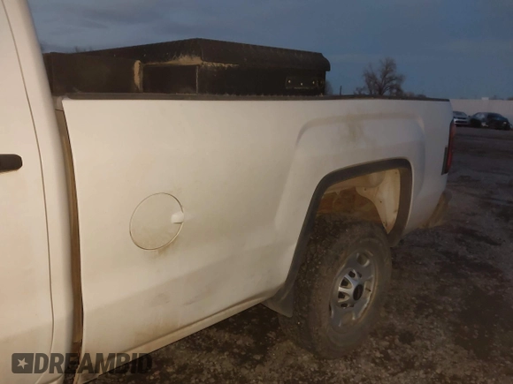 2018 GMC Sierra 2500HD z VIN 1GT12REY1JF180704, wystawiony jako IAAI lot #41157499 z przebiegiem 200 270 mil mil oraz . Historia ofert i sprzedaży dostępna na DreamBid. Obrazek 18.