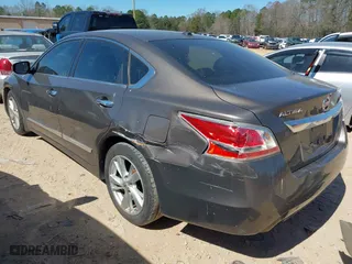 2015 Nissan Altima 2.5 with VIN 1N4AL3AP8FC109277, listed as a IAAI auction lot 41852885 with 179,288 mi miles. Bid and sale history available at carsss.com. Image 3.