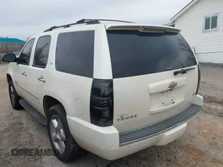 2009 Chevrolet Tahoe LTZ z VIN 1GNFK33089R218771, wystawiony jako IAAI lot #41789581 z przebiegiem 209 247 mil mil oraz . Historia ofert i sprzedaży dostępna na DreamBid. Obrazek 3.
