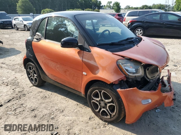 2016 Smart fortwo Passion с VIN WMEFJ5DA7GK066701, выставлен на аукционе Copart как лот 59093055 с пробегом 84 417 миль миль и Списание • Salvage title. История ставок и продаж доступна на DreamBid. Изображение 4.