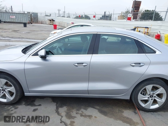 2023 Audi A3 Premium z VIN WAUAUDGY0PA143172, wystawiony jako IAAI lot #41881398 z przebiegiem 18 754 mil mil oraz . Historia ofert i sprzedaży dostępna na DreamBid. Obrazek 15.