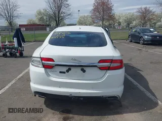 2012 Jaguar XF z VIN SAJWA0FB5CLS44974, wystawiony jako IAAI lot #41968948 z przebiegiem 105 361 mil mil oraz . Historia ofert i sprzedaży dostępna na DreamBid. Obrazek 16.