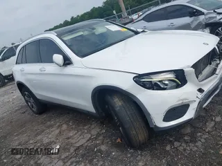 2017 Mercedes-Benz GLC 300 с VIN WDC0G4JB5HF176662, выставлен на аукционе IAAI как лот 42282111 с пробегом 78 553 миль миль и . История ставок и продаж доступна на DreamBid. Изображение 1.