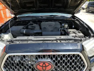 2018 Toyota Tacoma SR5 with VIN 3TMAZ5CN0JM058283, listed as a Copart auction lot 53863265 with 135,562 mi miles and Salvage Title. Bid and sale history available at DreamBid. Image 11.