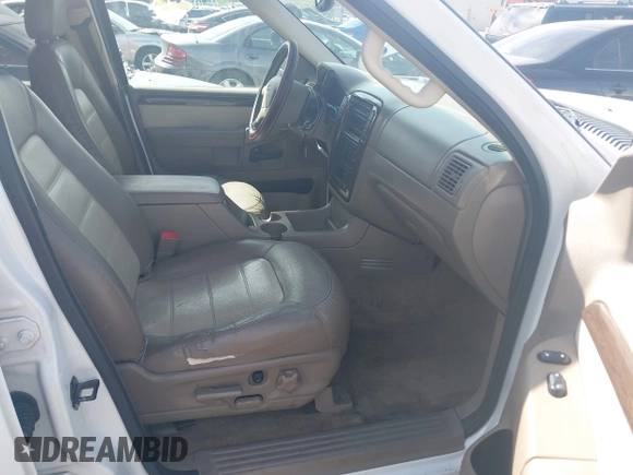 2003 Ford Explorer Eddie Bauer z VIN 1FMZU74K13UC38755, wystawiony jako IAAI lot #42238569 z przebiegiem 216 081 mil mil oraz . Historia ofert i sprzedaży dostępna na DreamBid. Obrazek 5.