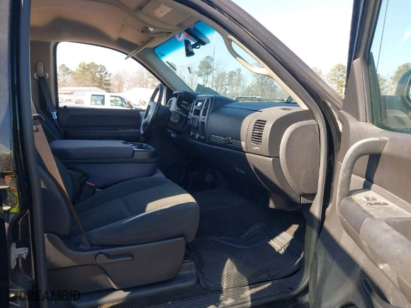 2007 Chevrolet Silverado 1500 LT w/1LT with VIN 2GCEK13C371608346, listed as a IAAI auction lot 41417978 with 171,167 mi miles. Bid and sale history available at carsss.com. Image 5.