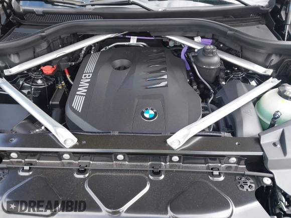 2025 BMW X5 xDrive40i with VIN 5UX23EU03S9Z21861, listed as a IAAI auction lot 41852928 with 992 mi miles and . Bid and sale history available at DreamBid. Image 10.