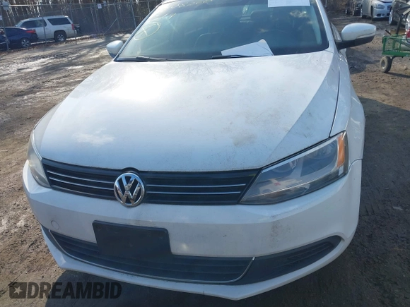2014 Volkswagen Jetta TDI w/Premium/Nav with VIN 3VWLL7AJ0EM281741, listed as a IAAI auction lot 41508560 with 148,000 mi miles and . Bid and sale history available at DreamBid. Image 6.