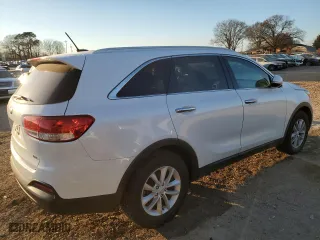2018 Kia Sorento LX V6 with VIN 5XYPG4A50JG338876, listed as a Copart auction lot 46427745 with 121,427 mi miles and Salvage Title. Bid and sale history available at carsss.com. Image 3.