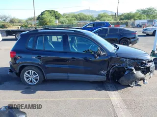 2015 Volkswagen Tiguan S с VIN WVGAV7AX8FW615777, выставлен на аукционе IAAI как лот 42165193 с пробегом Не указан миль и . История ставок и продаж доступна на DreamBid. Изображение 13.