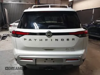 2022 Nissan Pathfinder SL z VIN 5N1DR3CD1NC253112, wystawiony jako IAAI lot #42156033 z przebiegiem 40 025 mil mil oraz . Historia ofert i sprzedaży dostępna na DreamBid. Obrazek 17.