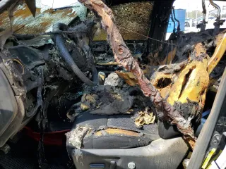 2015 Toyota Tundra SR5 z VIN 5TFEY5F10FX179944, wystawiony jako Copart lot #52885545 z przebiegiem Nie podano mil oraz Nie do naprawy • Non repairable. Historia ofert i sprzedaży dostępna na DreamBid. Obrazek 7.