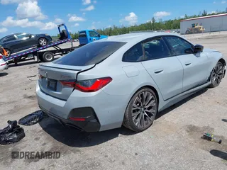 2023 BMW 4 Series M440i z VIN WBA63AW0XPFP50556, wystawiony jako IAAI lot #42517241 z przebiegiem 33 079 mil mil oraz . Historia ofert i sprzedaży dostępna na DreamBid. Obrazek 4.