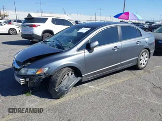 2009 Honda Civic LX z VIN 19XFA16539E021784, wystawiony jako IAAI lot #41674944 z przebiegiem 52 474 mil mil oraz . Historia ofert i sprzedaży dostępna na DreamBid. Obrazek 2.