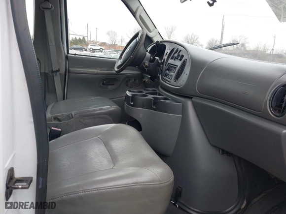 2008 Ford Econoline Wagon XL with VIN 1FDSS31L78DA60161, listed as a IAAI auction lot 41840351 with 151,312 mi miles. Bid and sale history available at carsss.com. Image 5.