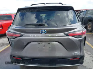 2021 Toyota Sienna Limited with VIN 5TDZRKEC3MS013002, listed as a IAAI auction lot 41068348 with 64,039 mi miles. Bid and sale history available at carsss.com. Image 17.