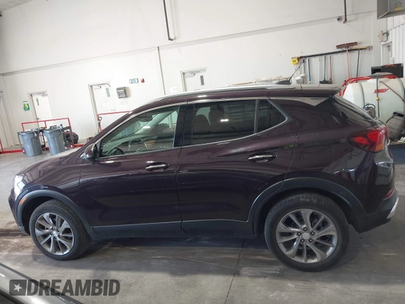 2021 Buick Encore GX Essence z VIN KL4MMGSL1MB150807, wystawiony jako IAAI lot #42650838 z przebiegiem 46 076 mil mil oraz . Historia ofert i sprzedaży dostępna na DreamBid. Obrazek 14.