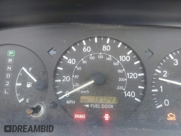 2001 Toyota Camry CE z VIN 4T1BG22K31U069513, wystawiony jako IAAI lot #42243673 z przebiegiem 137 241 mil mil oraz . Historia ofert i sprzedaży dostępna na DreamBid. Obrazek 15.
