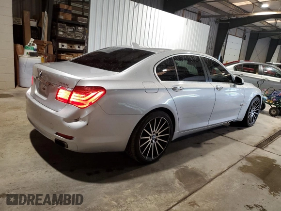 2012 BMW 7 Series 750i xDrive с VIN WBAKC6C51CC395851, выставлен на аукционе Copart как лот 56917905 с пробегом 138 308 миль миль и Чистый • Clean title. История ставок и продаж доступна на DreamBid. Изображение 3.