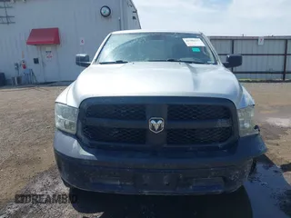 2017 Ram 1500 ST z VIN 1C6RR7FG9HS642427, wystawiony jako IAAI lot #42386533 z przebiegiem 101 290 mil mil oraz . Historia ofert i sprzedaży dostępna na DreamBid. Obrazek 13.