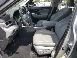 2022 Toyota Highlander XLE z VIN 5TDGZRBH3NS254141, wystawiony jako Copart lot #55397545 z przebiegiem 12 352 mil mil oraz Szkoda całkowita • Salvage title. Historia ofert i sprzedaży dostępna na DreamBid. Obrazek 7.