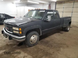 1993 GMC Sierra 1500 with VIN 1GTHC39F2PE543530, listed as a Copart auction lot 83612804 with 200,011 mi miles and Clean Title. Bid and sale history available at DreamBid. Image 1.