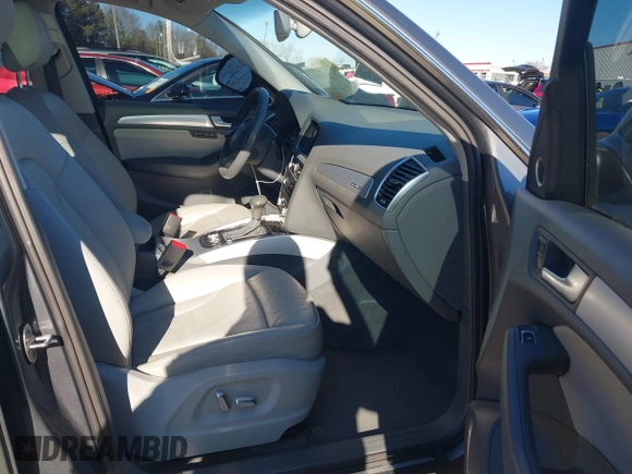 2013 Audi Q5 Premium Plus with VIN WA1LFBFP5DA041388, listed as a IAAI auction lot 41218589 with 82,258 mi miles. Bid and sale history available at carsss.com. Image 5.