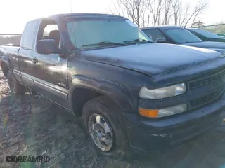 2000 Chevrolet Silverado 1500 LS with VIN 2GCEK19T1Y1112633, listed as a IAAI auction lot 41769926 with 87,690 mi miles. Bid and sale history available at carsss.com. Image 6.
