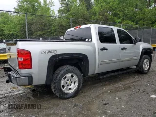 2011 Chevrolet Silverado 1500 LT with VIN 3GCPKSE38BG394952, listed as a Copart auction lot 56408385 with 221,683 mi miles and Clean Title. Bid and sale history available at DreamBid. Image 3.