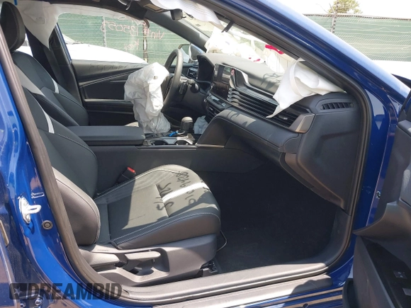 2025 Toyota Camry LE with VIN 4T1DAACK2SU135053, listed as a IAAI auction lot 42209547 with 4,068 mi miles and . Bid and sale history available at DreamBid. Image 5.