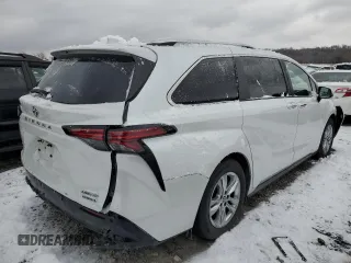 2022 Toyota Sienna Limited with VIN 5TDZSKFCXNS068163, listed as a Copart auction lot 81827224 with 40,821 mi miles and Salvage Title. Bid and sale history available at carsss.com. Image 3.