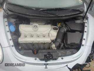 2010 Volkswagen New Beetle Coupe with VIN 3VWRW3AG3AM012593, listed as a Copart auction lot 42587655 with 86,246 mi miles and Salvage Title. Bid and sale history available at carsss.com. Image 11.