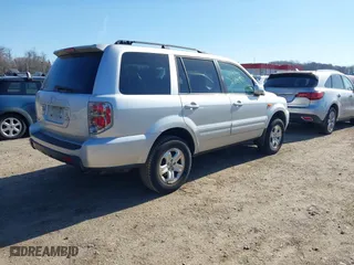 2008 Honda Pilot VP with VIN 5FNYF28208B011970, listed as a IAAI auction lot 41841857 with 174,513 mi miles. Bid and sale history available at carsss.com. Image 4.