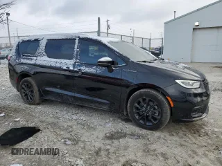 2021 Chrysler Pacifica Limited with VIN 2C4RC3GGXMR603651, listed as a Copart auction lot 87442164 with 65,166 mi miles and Salvage title. Bid and sale history available at DreamBid. Image 4.
