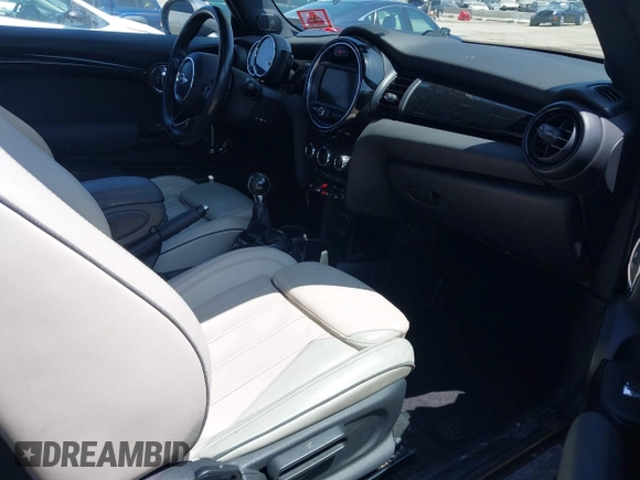 2017 MINI Hardtop Cooper S with VIN WMWXP7C34H2C61768, listed as a IAAI auction lot 42579522 with 67,876 mi miles and . Bid and sale history available at DreamBid. Image 5.