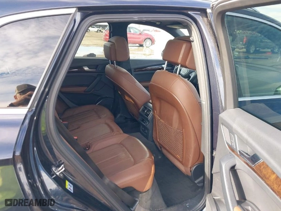 2019 Audi Q5 Premium Plus with VIN WA1BNAFY2K2055483, listed as a IAAI auction lot 41443610 with 89,885 mi miles. Bid and sale history available at carsss.com. Image 8.